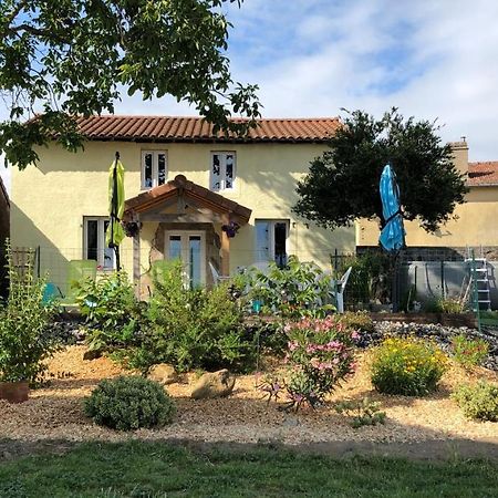 The Walnut Tree Chambre D'Hotes Le Dorat Exterior photo
