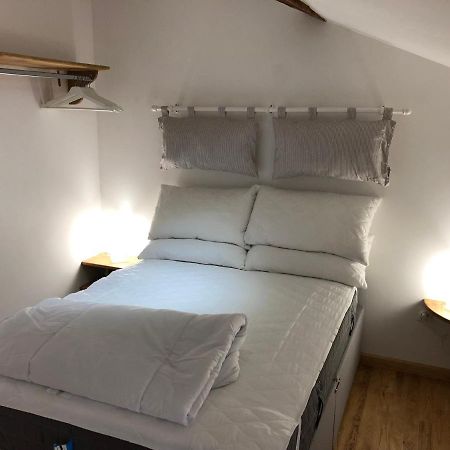 The Walnut Tree Chambre D'Hotes Le Dorat Exterior photo