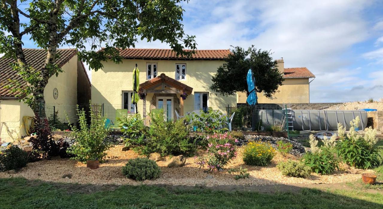 The Walnut Tree Chambre D'Hotes Le Dorat Exterior photo