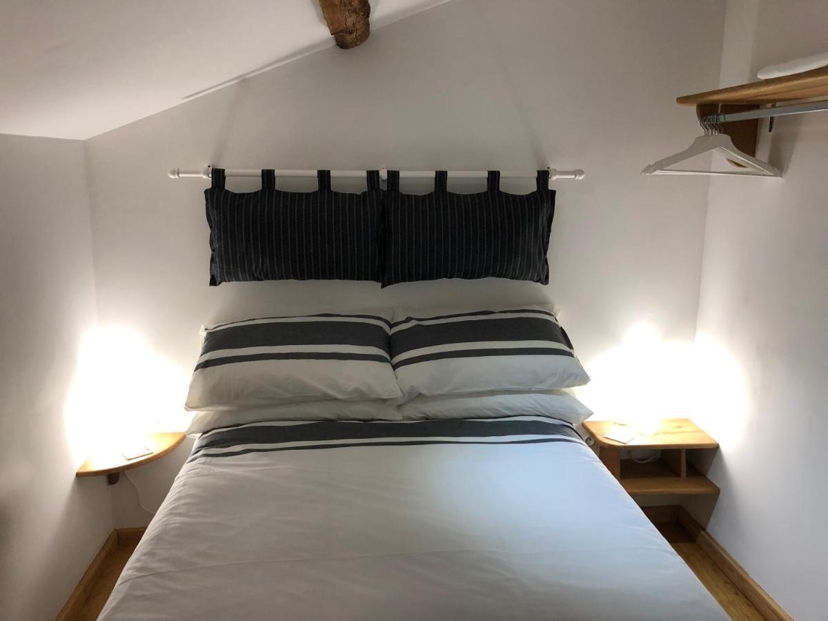 The Walnut Tree Chambre D'Hotes Le Dorat Exterior photo